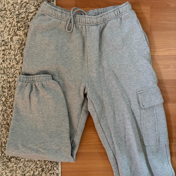 Aritzia Pants - Aritzia Grey Cargo Mega Fit Sweatfleece Cozy Fleece Sweatpants